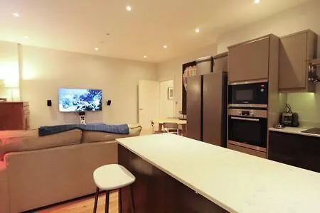 公寓 One Bedroom In Ideal Centre Location